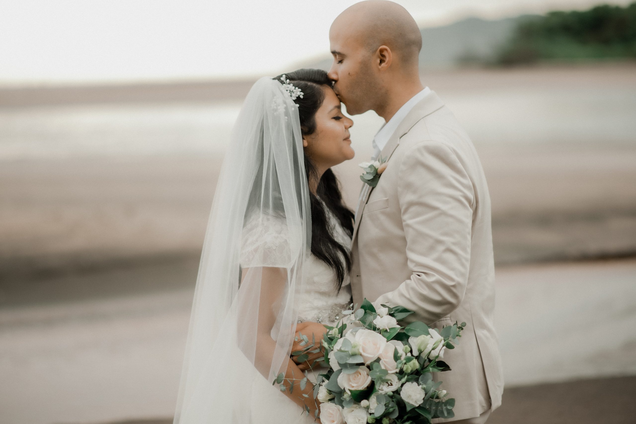 Minimalist Micro-Wedding • Mil Besos - Costa Rica