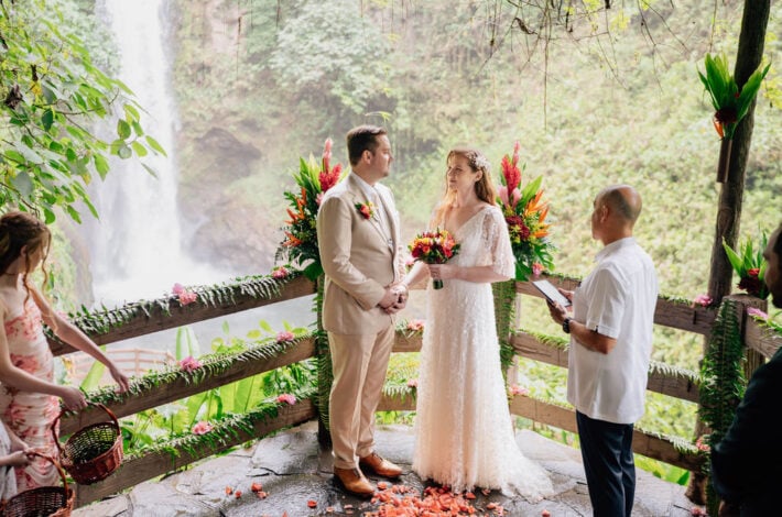 marisa-garrett-la-paz-waterfall
