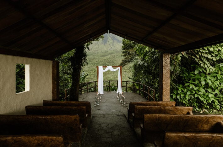jenn-chris-volcano-arenal